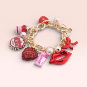 Betsey Johnson LOVE SPELL CHARM BRACELET